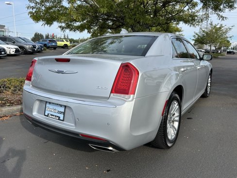 Used 2020 Chrysler 300 Touring L w/ 300 Premium Group image 5