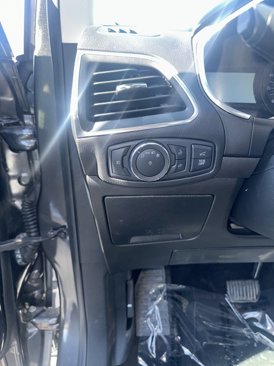 Used 2020 Ford Edge Titanium image 14