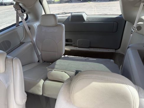 Used 2006 Chrysler Town & Country Limited w/ Trailer Tow Prep Group image 15