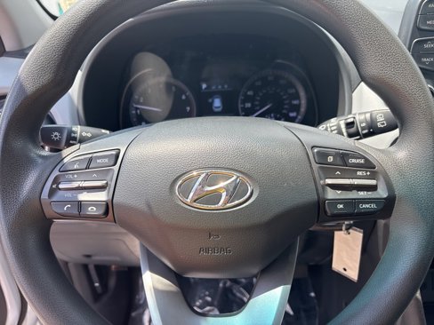 Used 2021 Hyundai Kona SE image 5