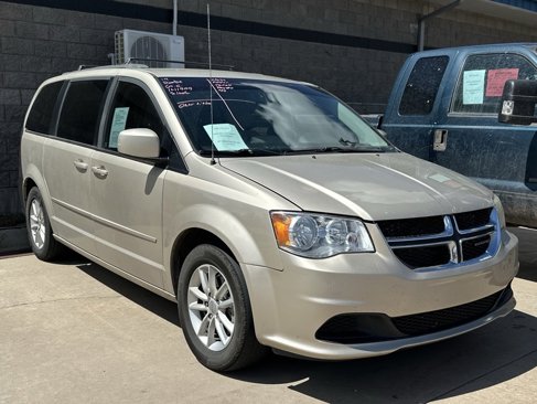 Used 2014 Dodge Grand Caravan SXT w/ UConnect Hands-Free Group image 1