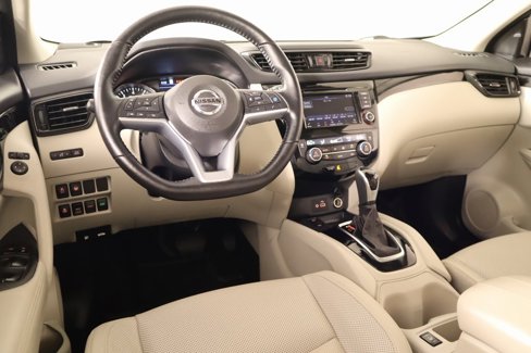 Used 2022 Nissan Rogue Sport SL image 2