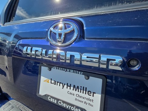 Used 2015 Toyota 4Runner SR5 image 18
