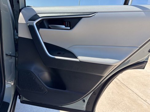 Used 2019 Toyota RAV4 XLE image 11