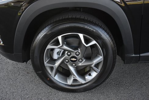 New 2025 Chevrolet Trax LT image 11