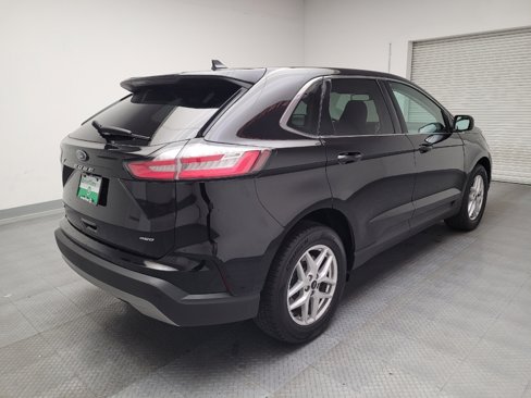 Used 2024 Ford Edge SEL image 9