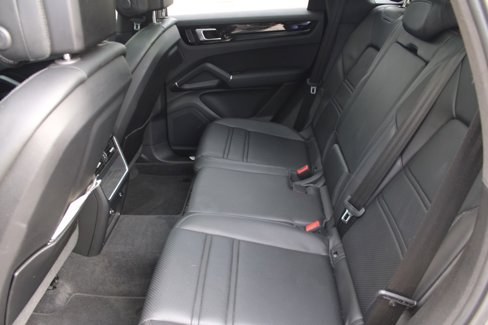 Used 2023 Porsche Cayenne image 28