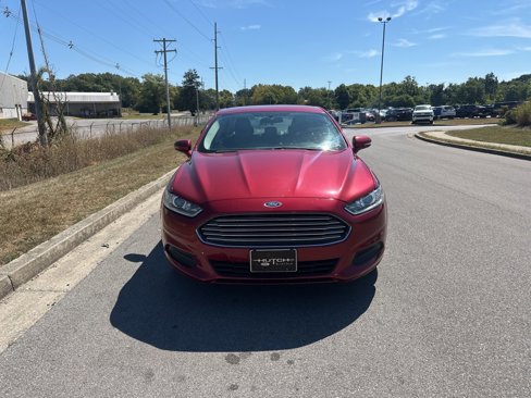 Used 2016 Ford Fusion SE image 2