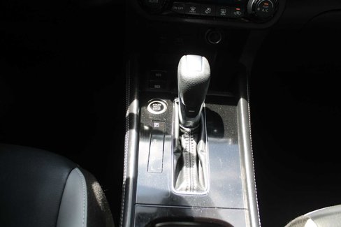 Used 2022 Nissan Kicks SR image 32