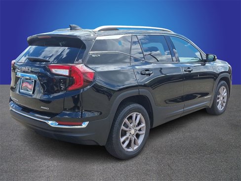 Used 2023 GMC Terrain SLT image 4