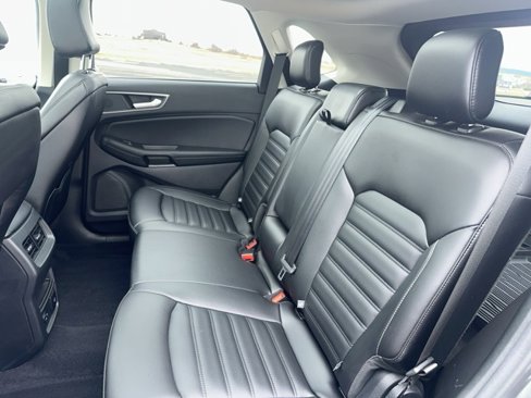Used 2021 Ford Edge SEL w/ Convenience Package image 9