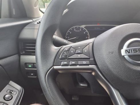 Used 2023 Nissan Sentra SV image 18