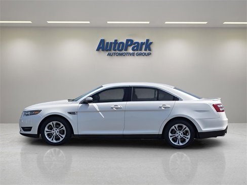 Used 2015 Ford Taurus SEL w/ Equipment Group 201A image 4