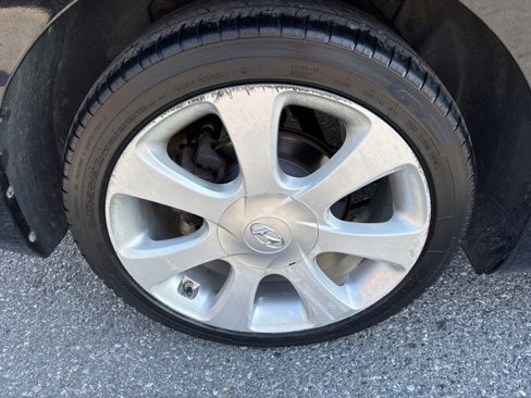 Used 2011 Hyundai Elantra Limited image 23