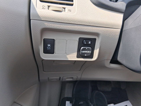 Used 2012 Toyota Corolla L image 28