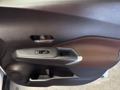 Used 2024 Nissan Kicks SR w/ Interior Electronics Package image 27