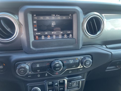 Used 2019 Jeep Wrangler Unlimited Sahara image 20