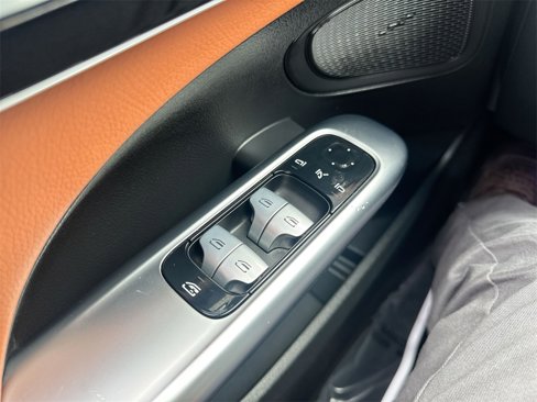 Certified 2023 Mercedes-Benz C 300 4MATIC Sedan image 13