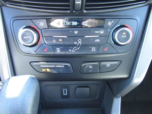 Used 2017 Ford Escape SE w/ SE Cold Weather Package image 27