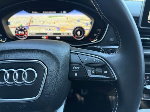 Used 2018 Audi SQ5 Premium Plus w/ Navigation Package image 16