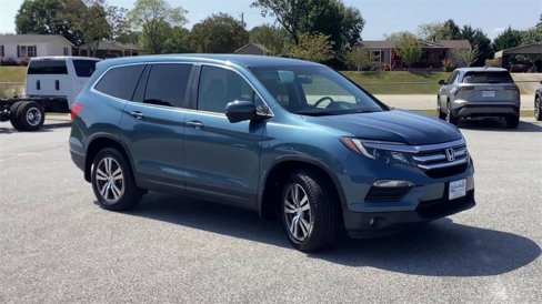 Used 2017 Honda Pilot EX image 2