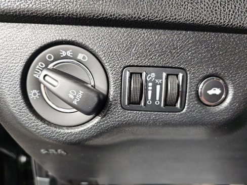 Certified 2016 Chrysler 300 S image 17