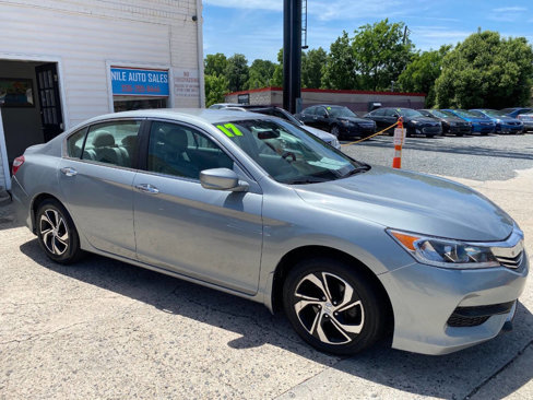 Used 2017 Honda Accord LX image 7