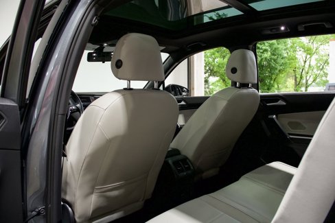 Used 2020 Volkswagen Tiguan SE R-Line image 39