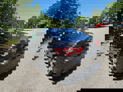 Used 2019 Toyota Camry L image 8