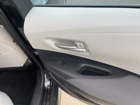 Used 2021 Toyota Corolla LE image 44