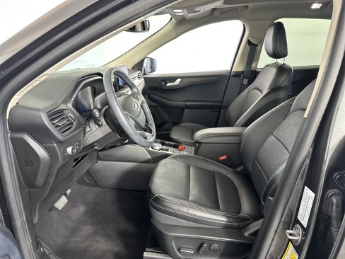 Used 2020 Ford Escape Titanium image 6