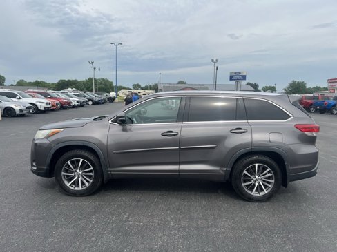 Used 2018 Toyota Highlander XLE image 6