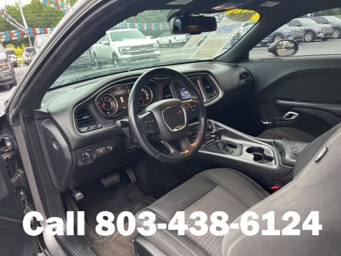 Used 2015 Dodge Challenger SXT image 6