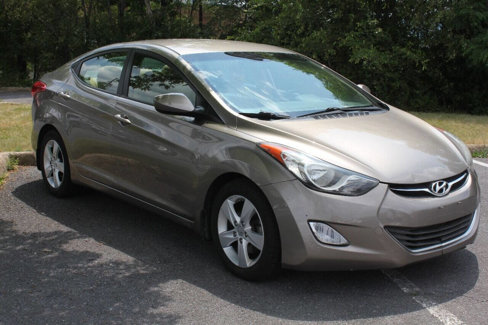 Used 2013 Hyundai Elantra GLS w/ Preferred Pkg image 5