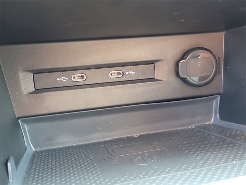 Used 2022 Volkswagen Taos SE image 24