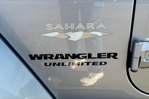 Used 2015 Jeep Wrangler Unlimited Sahara w/ Max Tow Package image 8