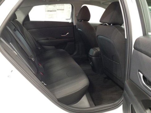 New 2025 Hyundai Elantra SEL w/ Cargo Package image 18