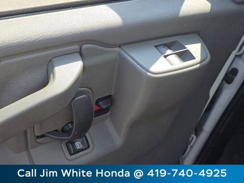 Used 2017 GMC Savana 2500 image 25
