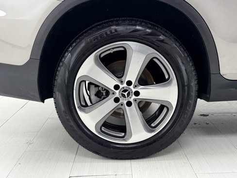 Used 2019 Mercedes-Benz GLC 300 4MATIC image 43