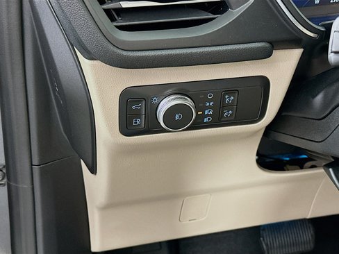 Used 2021 Ford Escape Titanium image 10