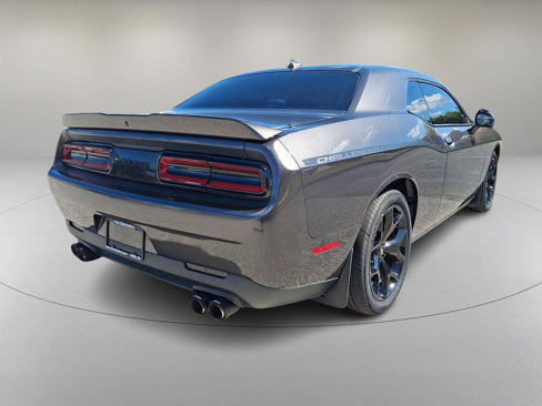 Used 2015 Dodge Challenger SXT Plus image 10