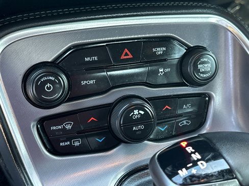Used 2019 Dodge Challenger SXT image 27