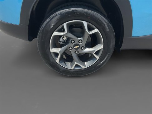New 2025 Chevrolet Trax LT w/ Driver Confidence Package image 10