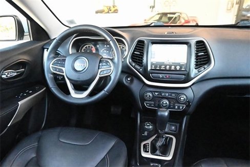Used 2018 Jeep Cherokee Limited image 28