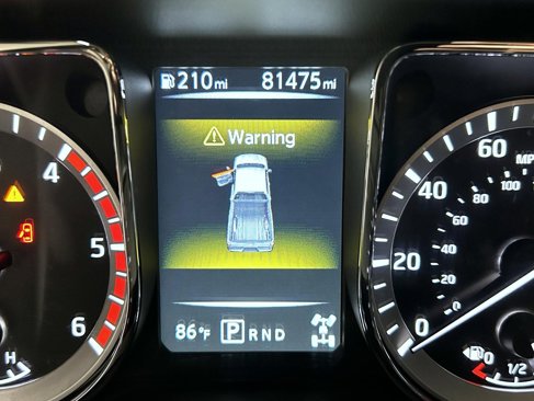Used 2017 Nissan Titan SV image 14