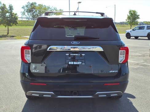 Used 2023 Ford Explorer XLT w/ Equipment Group 202A image 6