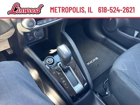 Used 2020 Nissan Kicks SV image 17