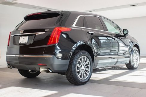 Used 2017 Cadillac XT5 Luxury w/ Driver Awareness Package image 6