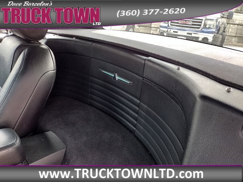 Used 2004 Ford Thunderbird image 29