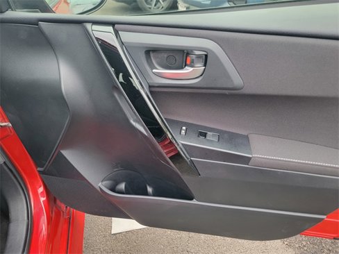 Used 2017 Toyota Corolla iM image 21